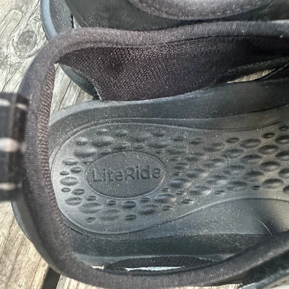 Crocs Yukon Fisherman Sandals Men's Size 8 Black LiteRide Water Shoes Gorpcore